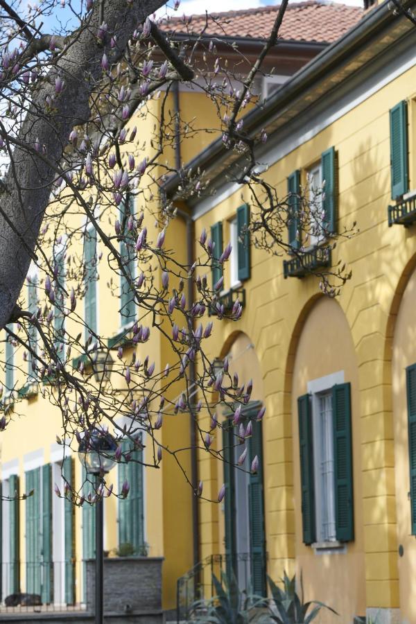 Foresteria La Torretta Fino Mornasco Exterior photo