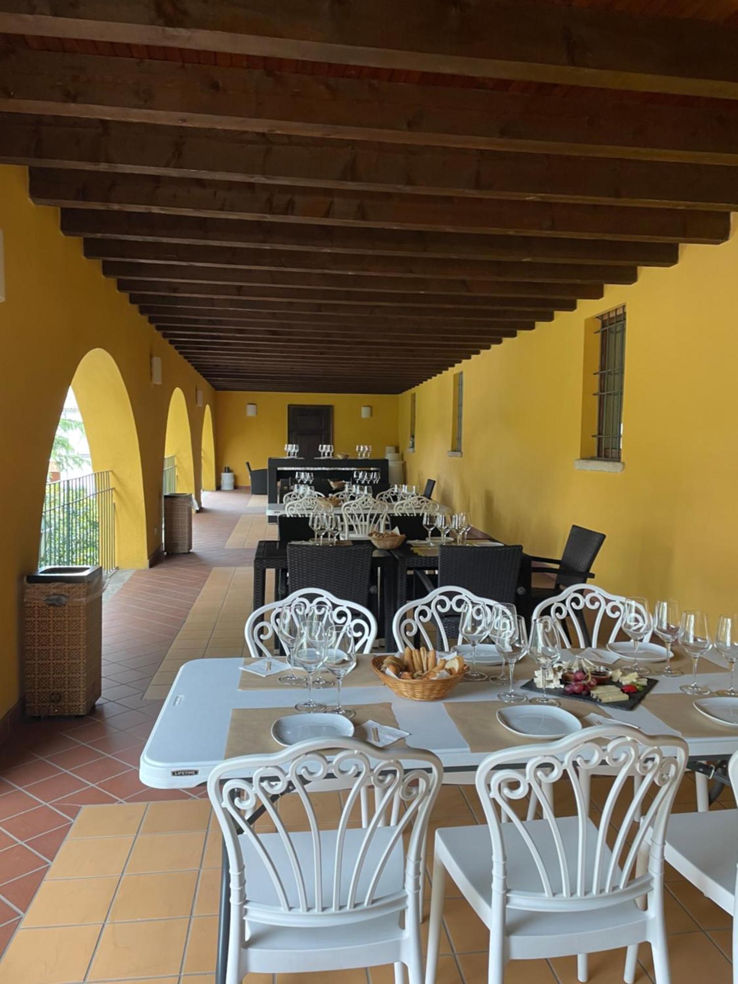 Foresteria La Torretta Fino Mornasco Exterior photo